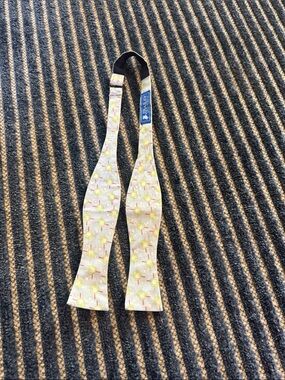 Kids golf bow tie